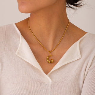 LUNA MOON NECKLACE GOLD