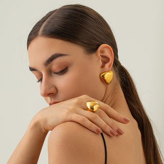 OVERSIZE HEART SIGNET RING GOLD