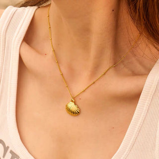 SEASHELL NECKLACE GOLD