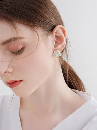 ELEGANT CAMELLIA EARRINGS